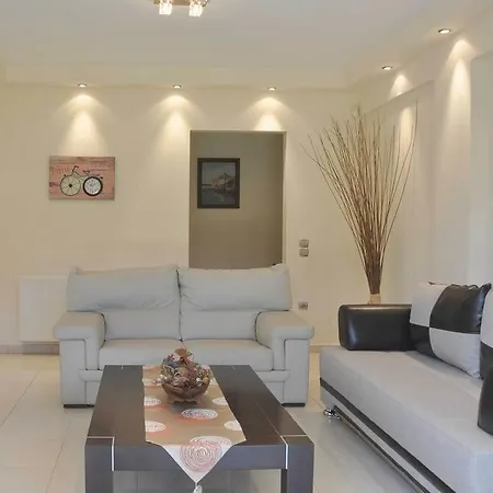 Beautiful House With Garden In Rhodes Lalyssos